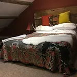 La'al Yam Sedbergh